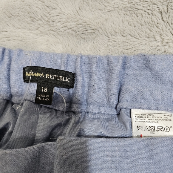 Banana Republic Super High Rise Crop Wool Knit Trousers 18 - Picture 3 of 10